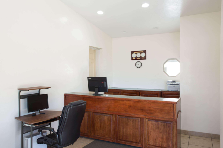Public Area 2, Howard Johnson by Wyndham Brigham City, Box Elder