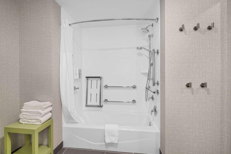 Bathroom 4, Hampton Inn & Suites Bakersfield Central, Kern