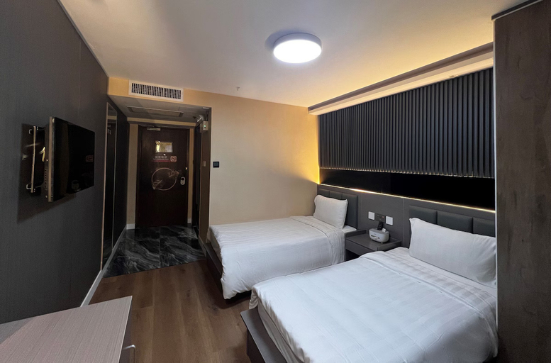 Bedroom 2, Hennessy Hotel, Hong Kong Island