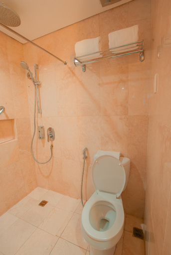 Bathroom 13