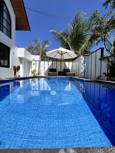 Swimming Pool 13