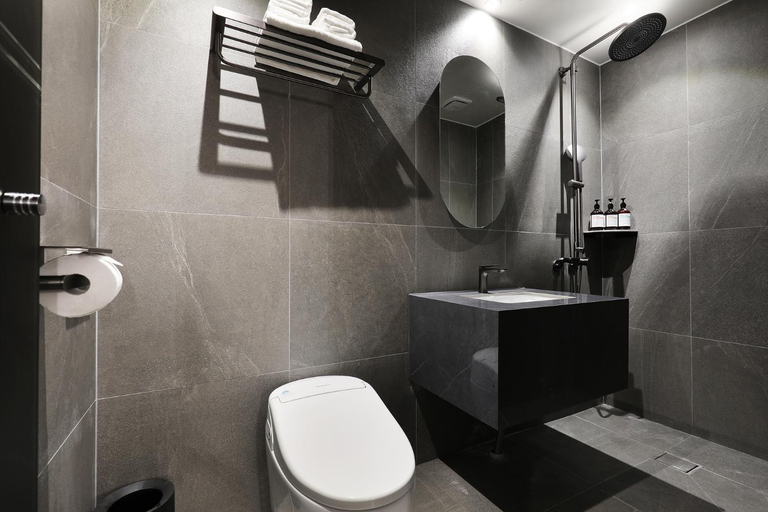 Bathroom 2, Seosan Mari Hotel, Seosan