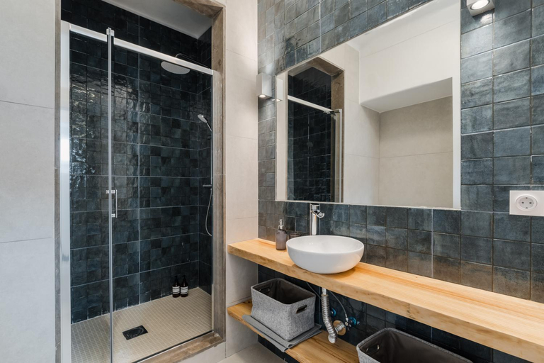 Bathroom 2, Setubal Terrace apartments, Setúbal