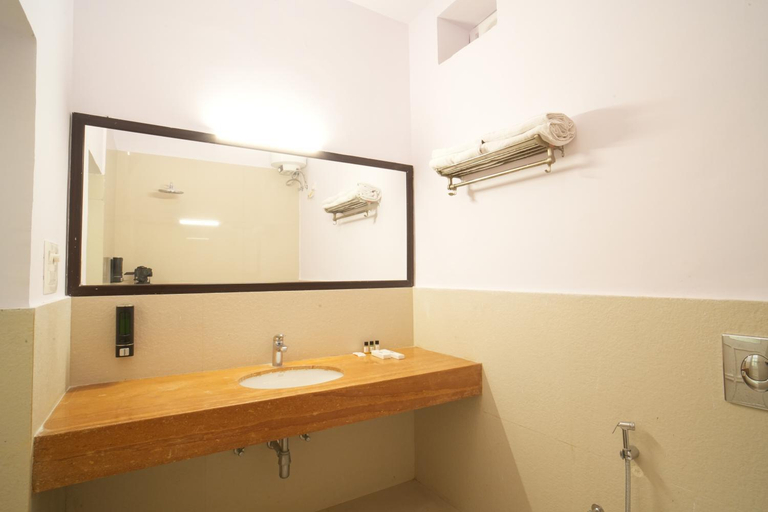 Bathroom 5, The Marwar Hotel & Gardens, Jodhpur