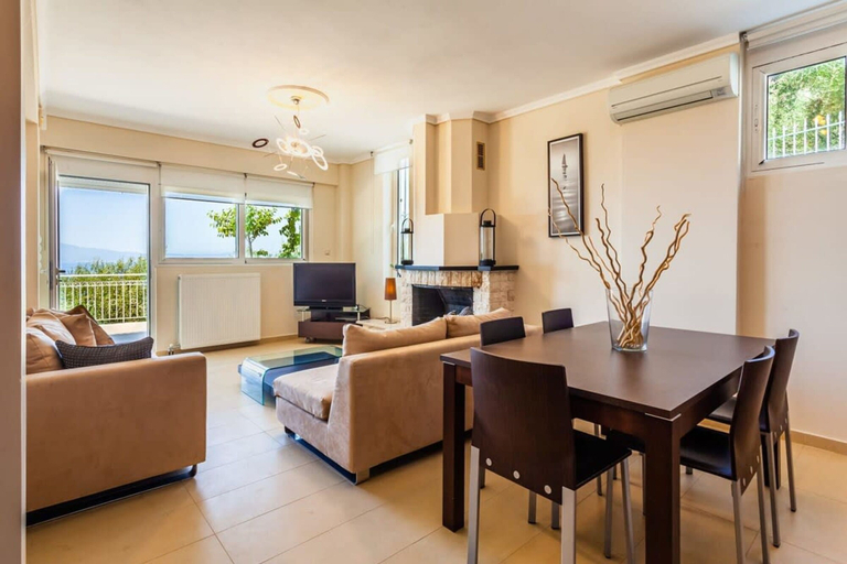 Room 4, Aigli Fully Equipped Getaway - Seaview Lux Retreat, Peloponnese