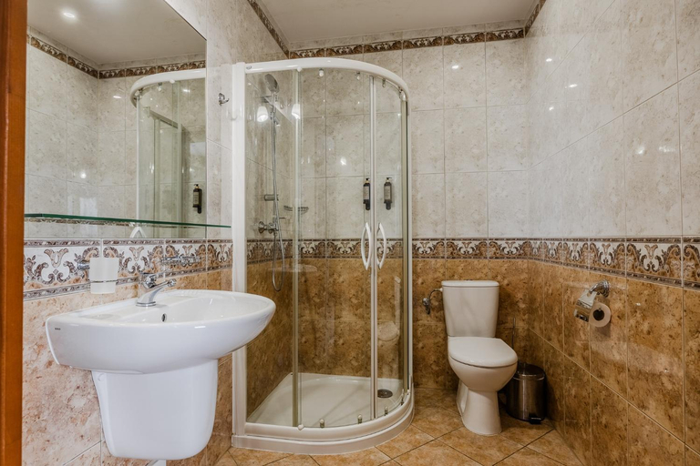 Bathroom 2, Gosciniec CARO, Poznań City
