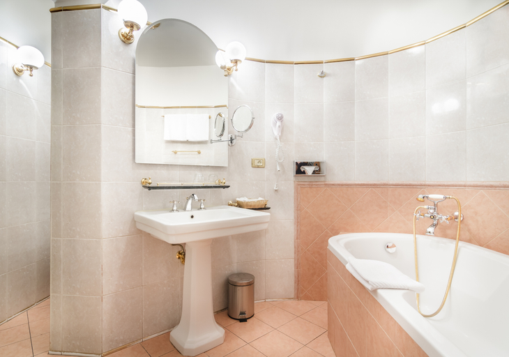 Bathroom 4, The King Charles, Praha 6
