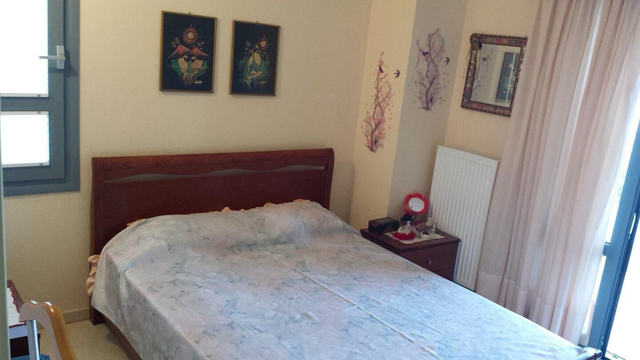 Bedroom 2, Zach's house, Central Macedonia