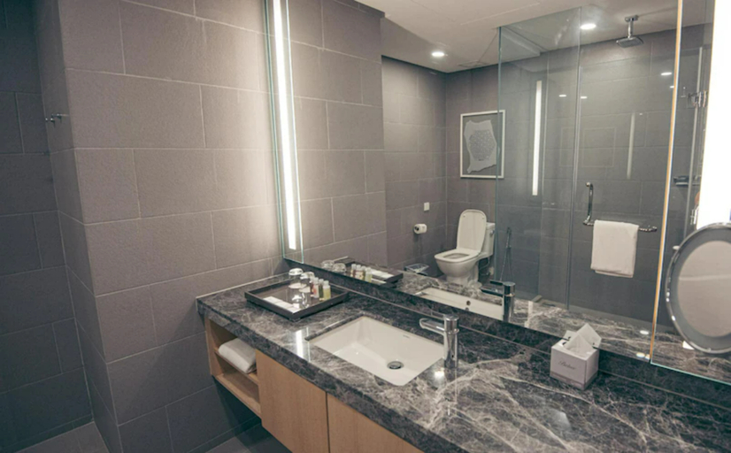 Bathroom 10
