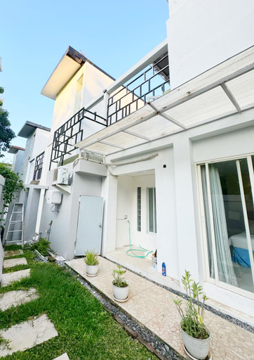 Exterior 9