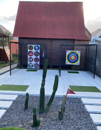 Exterior 6