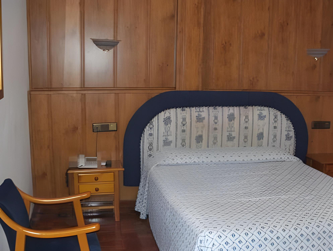Bedroom 2, Hotel La Duquesa, Granada
