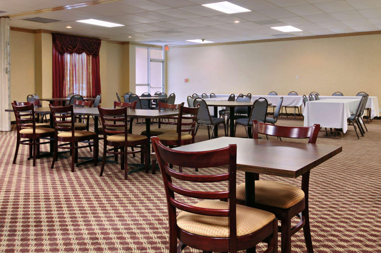 Food & Drinks 5, Days Inn by Wyndham Conneaut, Ashtabula