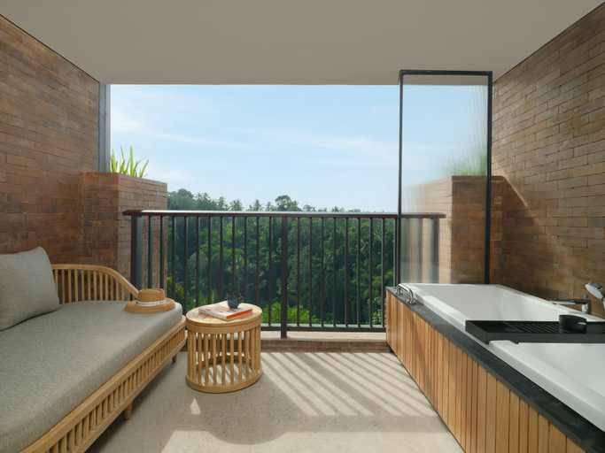 balcony 4