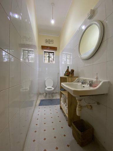 Bathroom, Casa Mianzini, Arusha