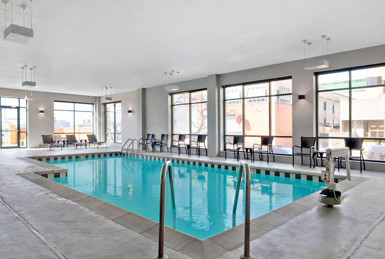 Sport & Beauty 2, Doubletree By Hilton Davenport, Scott