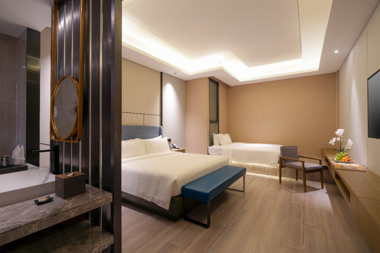 Bedroom 3, Donghu Resort Hotel, Sihanoukville