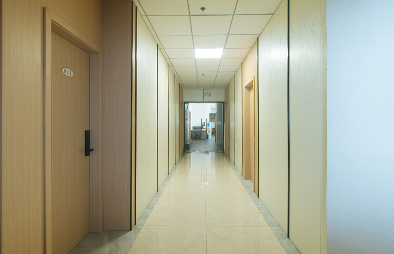 Others 5, Home Me Hotel by RedDoorz, Makati City