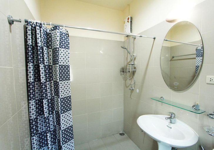 Bathroom 2, The Serene House Bangkok, Pom Pram Sattru