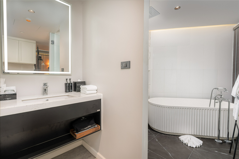 Bathroom 15