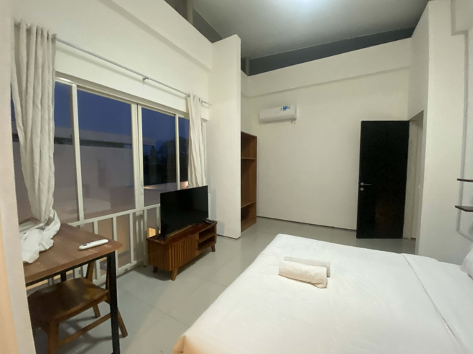 Bedroom 13