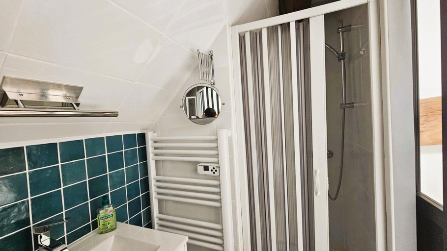 Bathroom 3, La GRANGE D'AZE, Saône-et-Loire