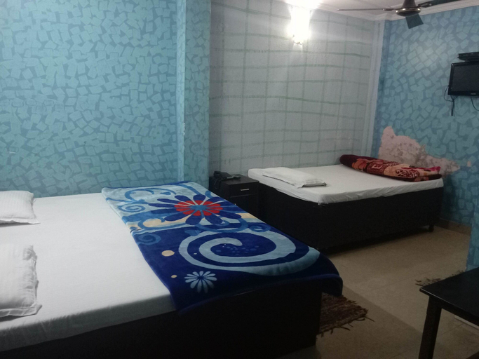 Bedroom 2, Delhi Inn, Delhi