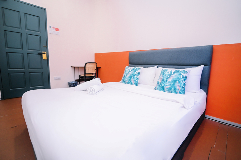 Bedroom 3, Swing & Pillows @ 75 Chulia St, Georgetown Penang, Penang Island
