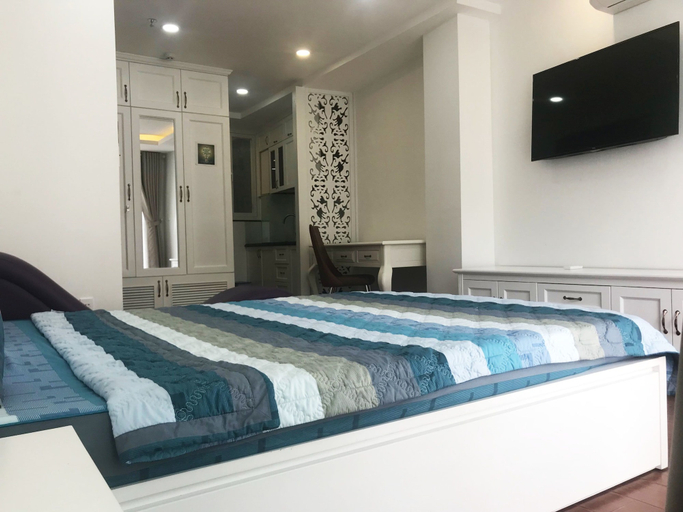 Bedroom 3, Tropical House, District 3