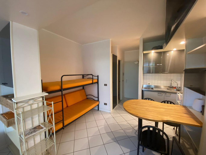 Others 4, Residence le Dune, Lucca