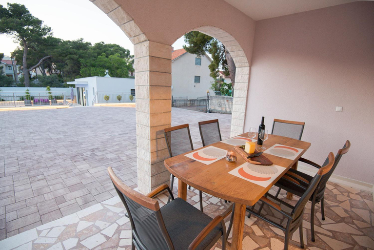 Food & Drinks, Apartmani Villa Lavanda I, Šibenik