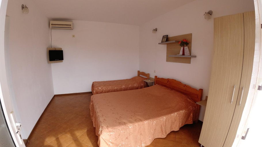 Others 4, Casa Zanfir, Costinesti