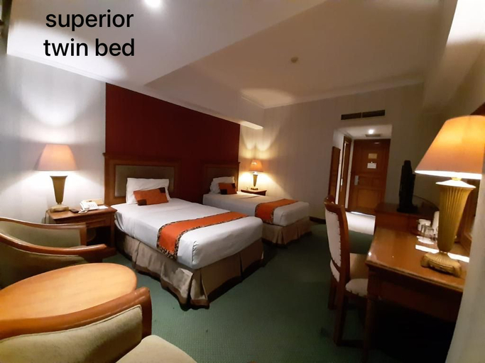 Hotel Grand Elty Singgasana - Tap to explore photos
