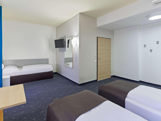 Bedroom 2, B&B Hotel Köln-Messe, Köln