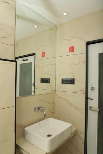 Bathroom 2, Hotel Florence - Nanded, Nanded