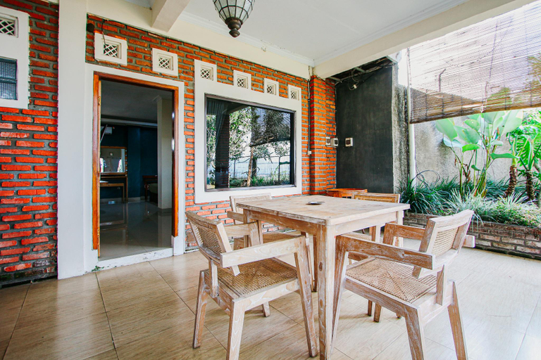 Dining Room 5