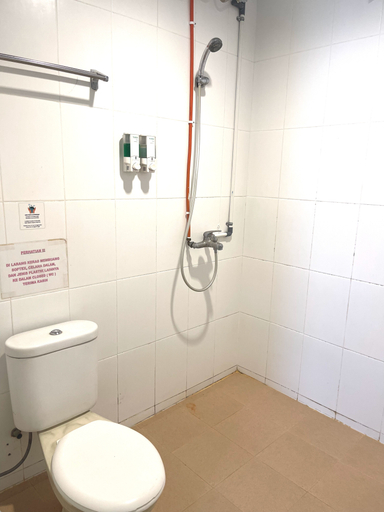 bathroom 4