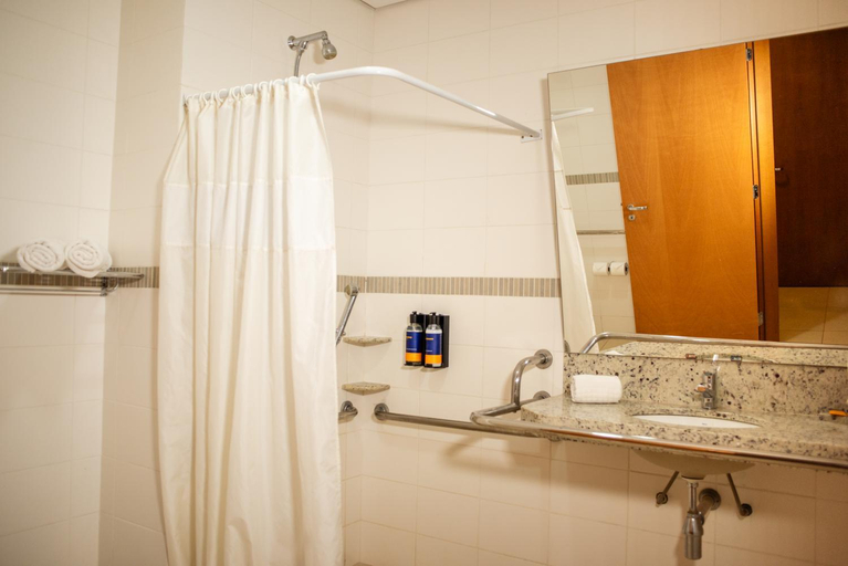 Bathroom 4, Comfort Hotel Sertãozinho, Sertaozinho