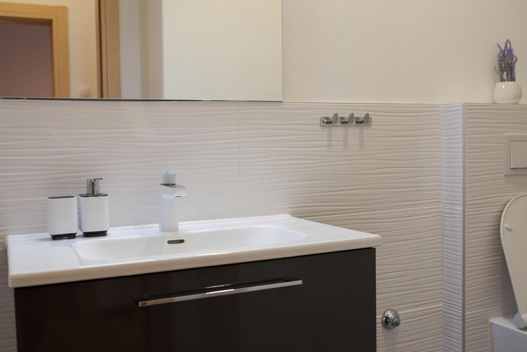 Bathroom 4, Apartmani Villa Lavanda I, Šibenik