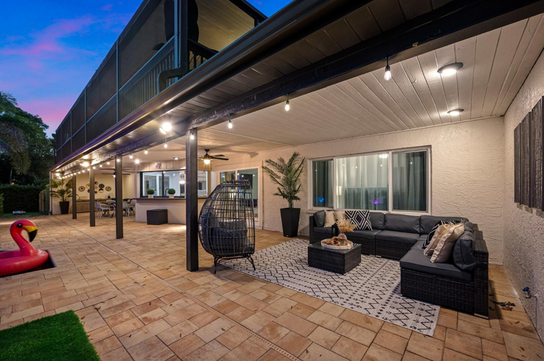 Others 3, Court Haven Paradise: Your All-In-One Getaway, Pinellas