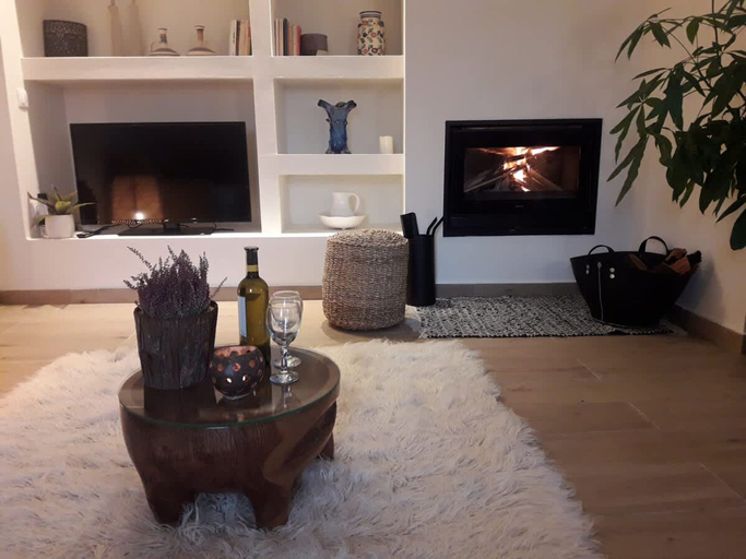 Room 5, Iliopetra House 2 - Corfu Retreat With Jacuzzi, Ionian Islands