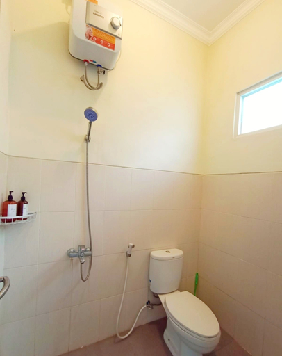 Bathroom 3, Villa Madina Keluarga  (full ac) dekat jtp 3, Malang