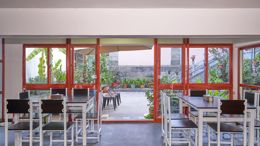 Food & Drinks 5, Floral Hotel Dali Yixin Yard, Dali Bai