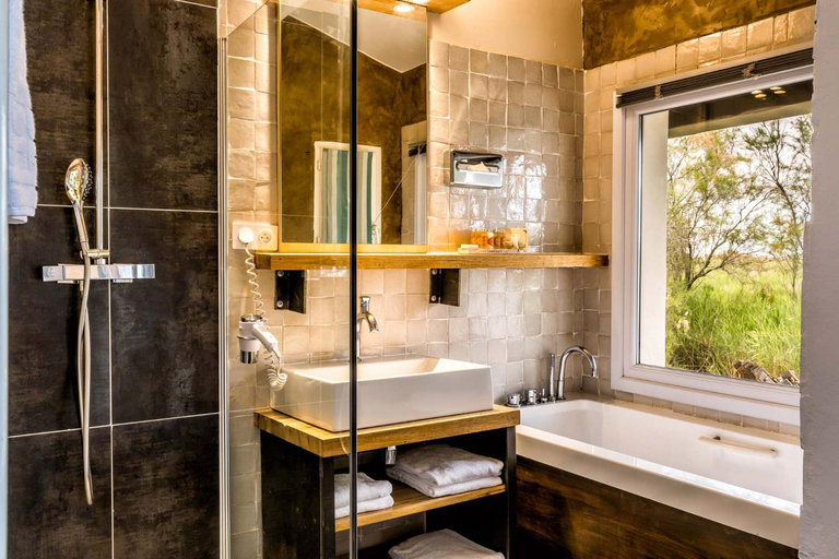 Bathroom 5, Les Bains Gardians, Bouches-du-Rhône