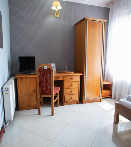 Others 2, Perla, Leszno