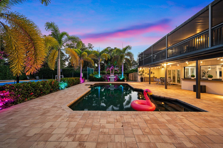 Others 4, Court Haven Paradise: Your All-In-One Getaway, Pinellas