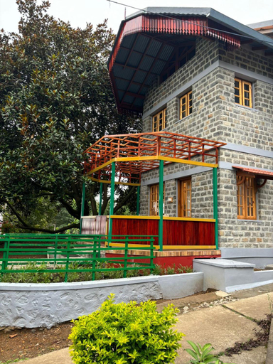 Exterior 2