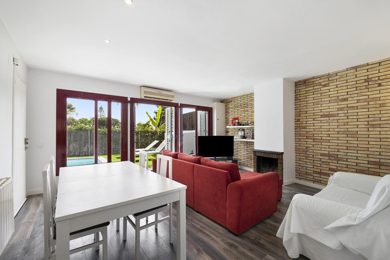 Others 4, Casa-piscina privada en Vallpineda, Barcelona