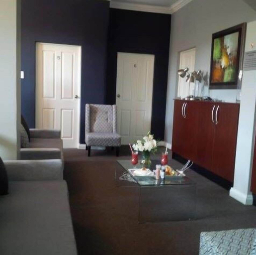 Others 3, 1st Class Manor B&B, Buffalo City