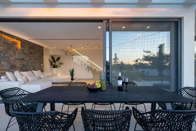 Room 2, Aethra Grand- Luxury 5-bed Villa 850m From Beach, Crete